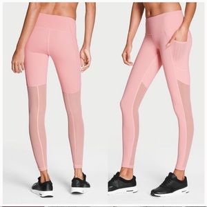 $70 Victoria’s Secret Sport Knockout Legging Sz M